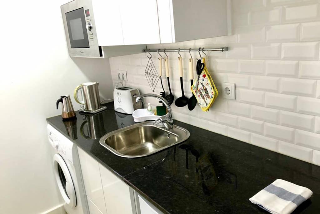 32 3 - Lisbon City Life Private Apartment, Bairro Alto Buitenkant foto