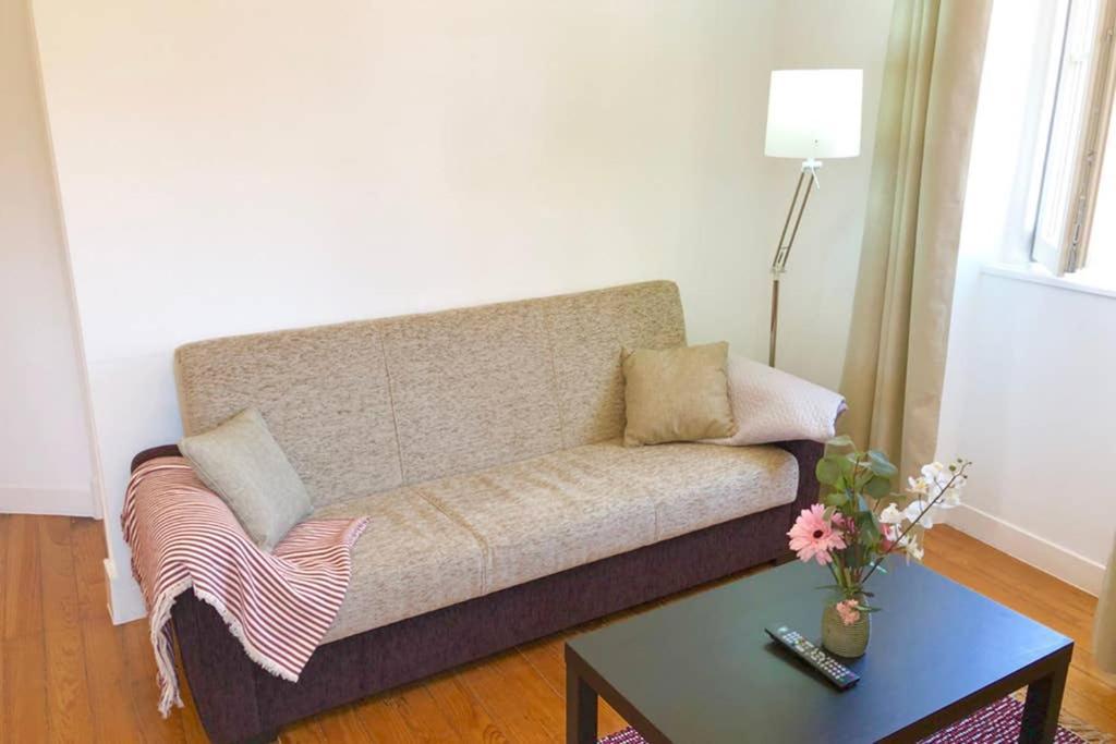32 3 - Lisbon City Life Private Apartment, Bairro Alto Buitenkant foto