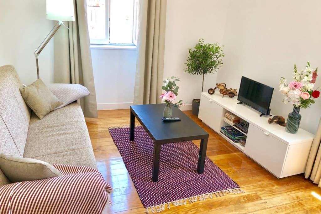 32 3 - Lisbon City Life Private Apartment, Bairro Alto Buitenkant foto