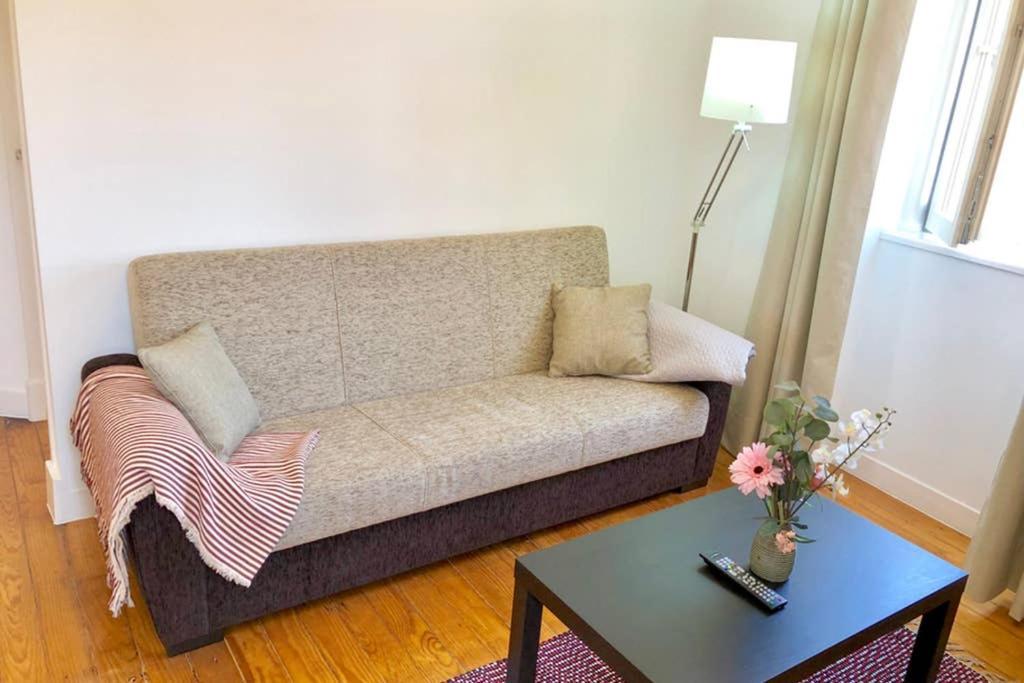 32 3 - Lisbon City Life Private Apartment, Bairro Alto Buitenkant foto